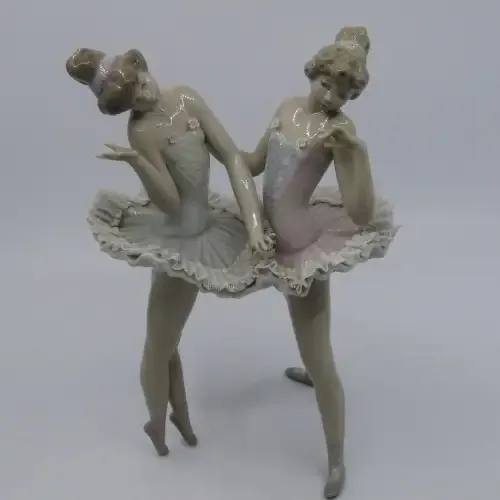 Vintage Lladro #5497 Ballerinas porcelain figurine in box