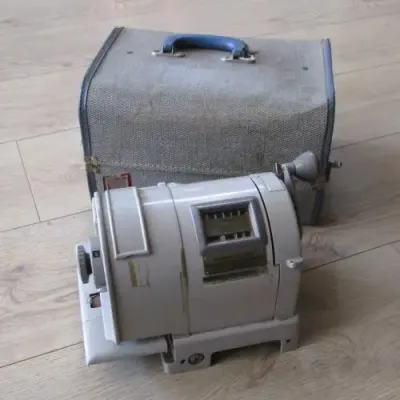 Vintage 1940&#39;s Pitney-Bowes Model S14041 postage meter in case