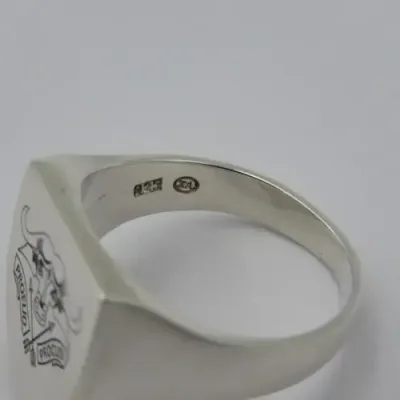 Sterling silver ring with SADF 32 battalion crest - Size W - Weighs 12,8 g