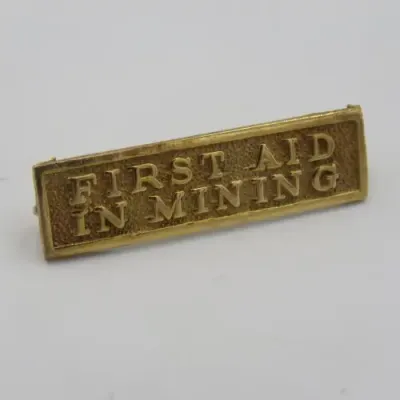 SA First Aid in Mining 9kt gold medal clasp - Weighs 2,3 g