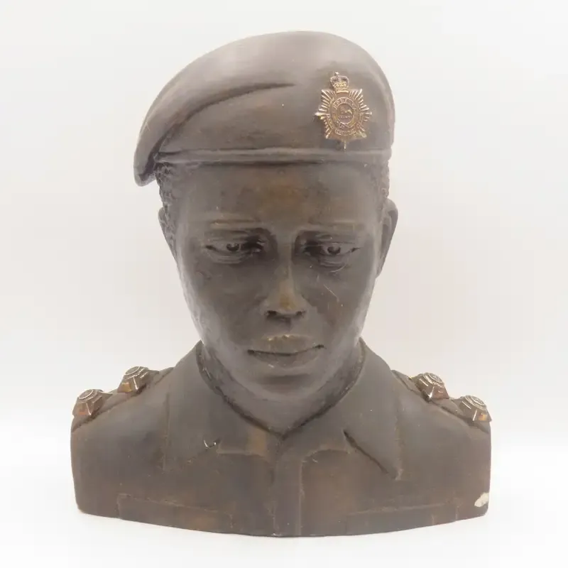 Rhodesia Army Services Corps Lieutenant soldier soapstone bust - Beautiful period carving
