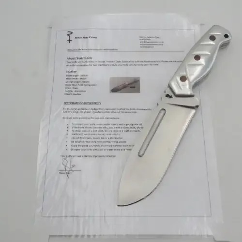 Handmade Hunter fixed blade knife by Riaan Ras with certificate