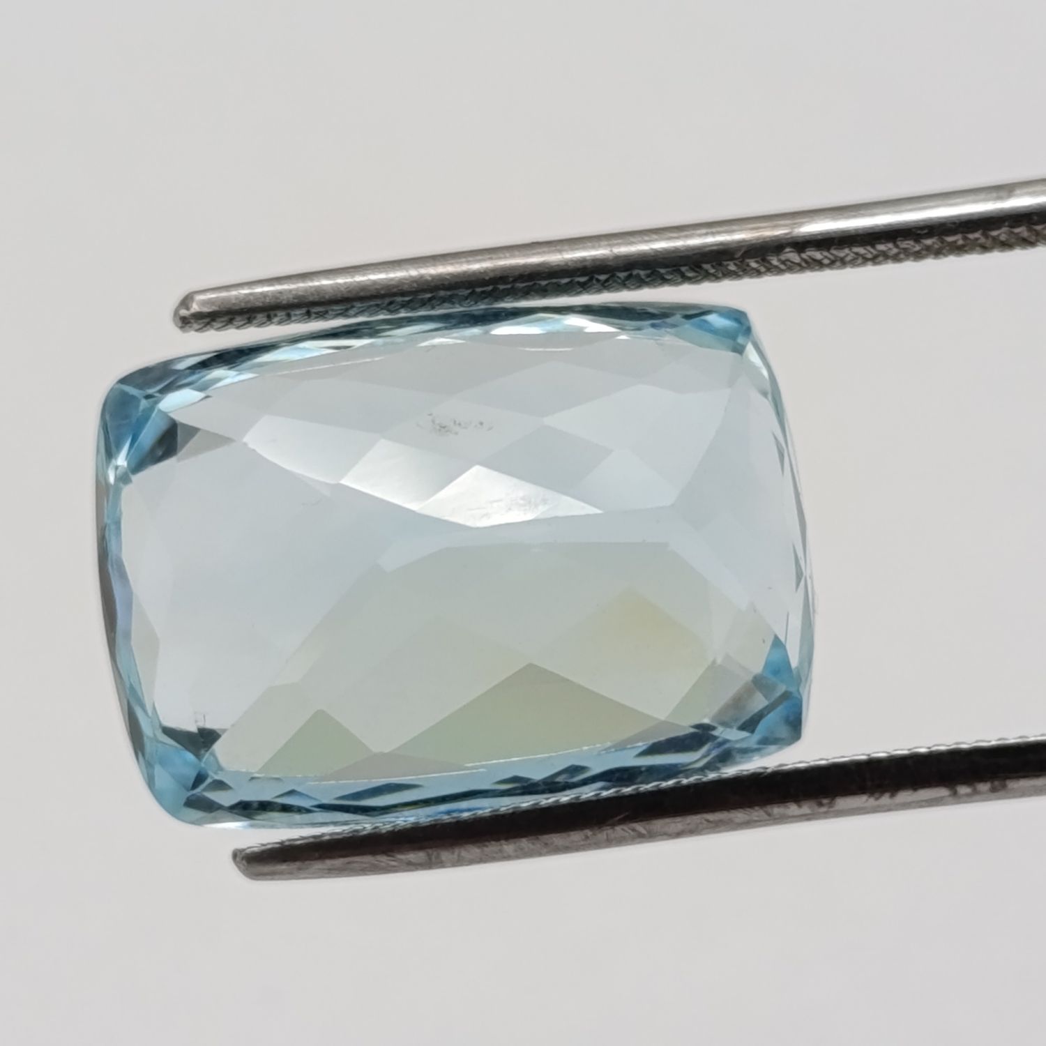 Rectangular cushion cut Aquamarine of 17,735ct with Gemlab certificate