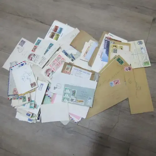Over a kilo of stamps on envelopes - Postal History - unresearched