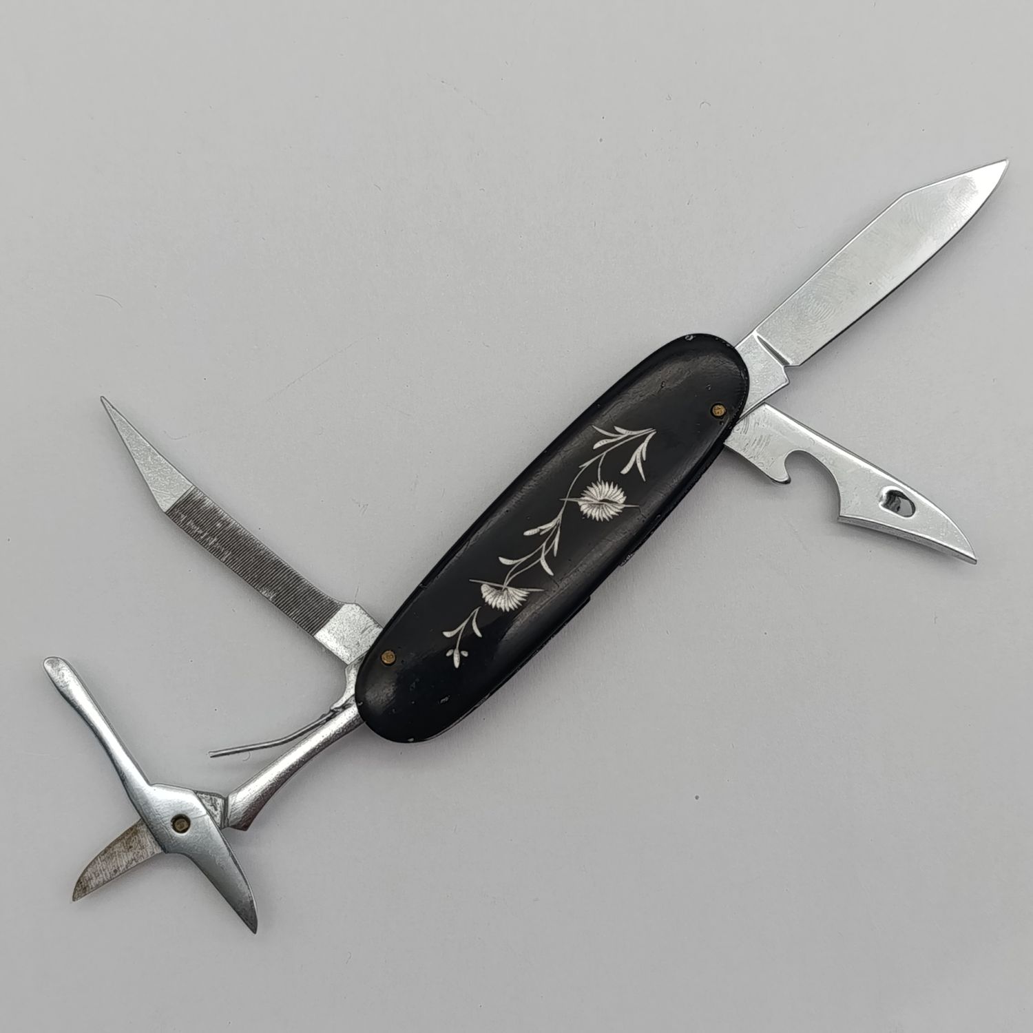 Beautiful Farah multi tool pocket knife