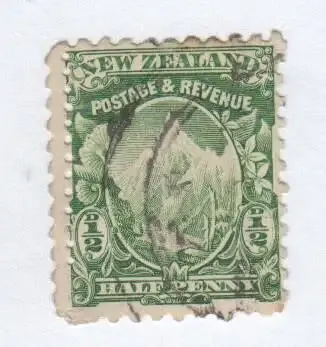 New Zealand 1900 1/2 penny mount cook - used - S.G. 306 - Mixed perfs - Left side 14, others 11