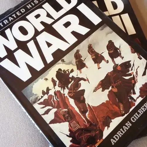 Illustrated history of World War 1 and Illustrated history of World War 2 - Sold as a lot