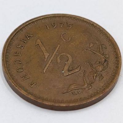 Error coin - 1975 Rhodesia 1/2 cent with die crack on "5" of date