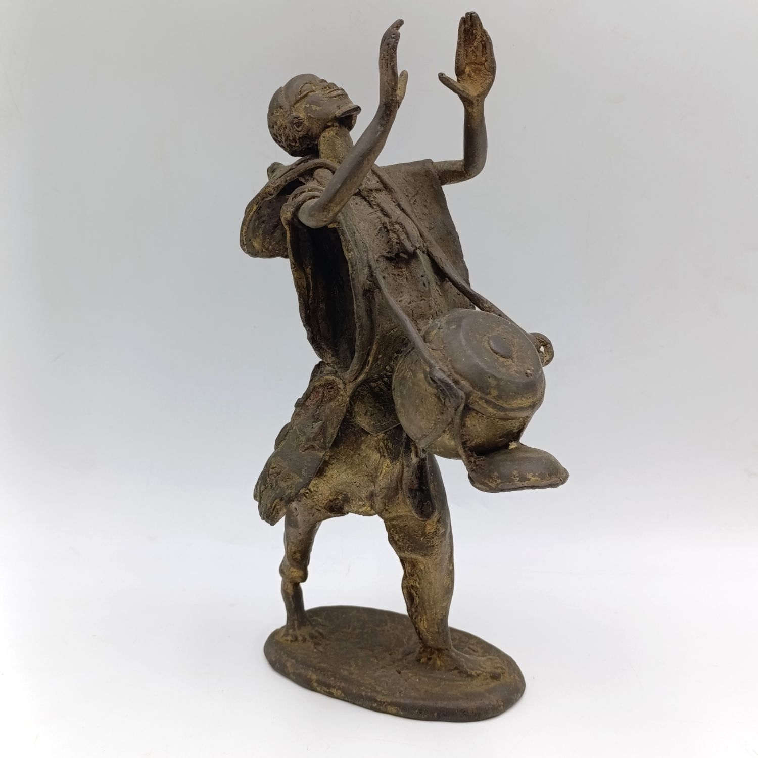 Vintage Ashanti bronze statue of drummer - Lost wax method used
