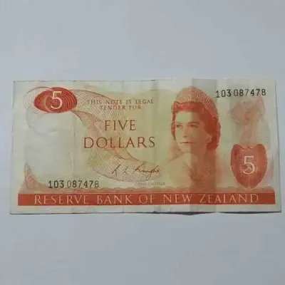 1967-1981 New Zealand 5 Dollars banknote