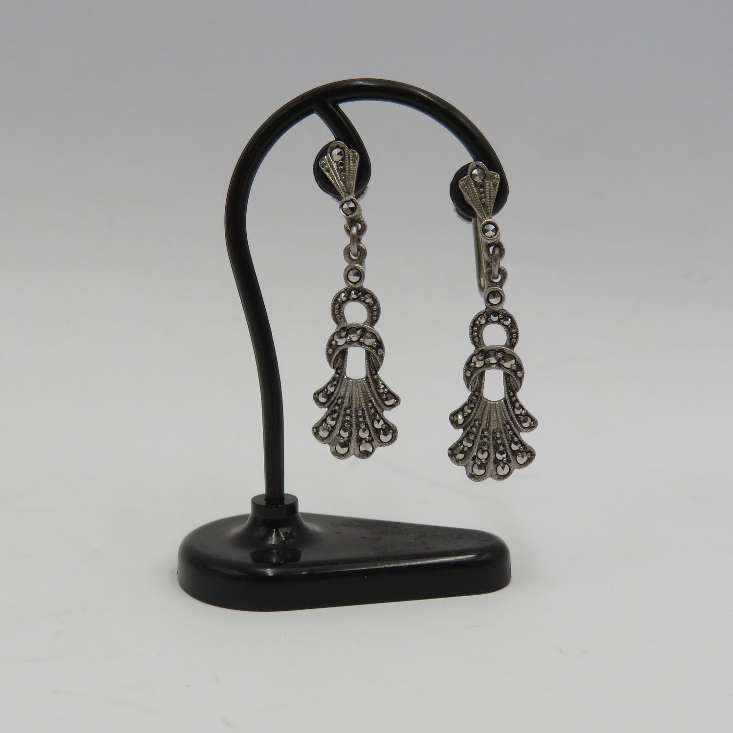 Vintage Sterling silver Marcasite screw-on earrings - weighs 5,6 grams
