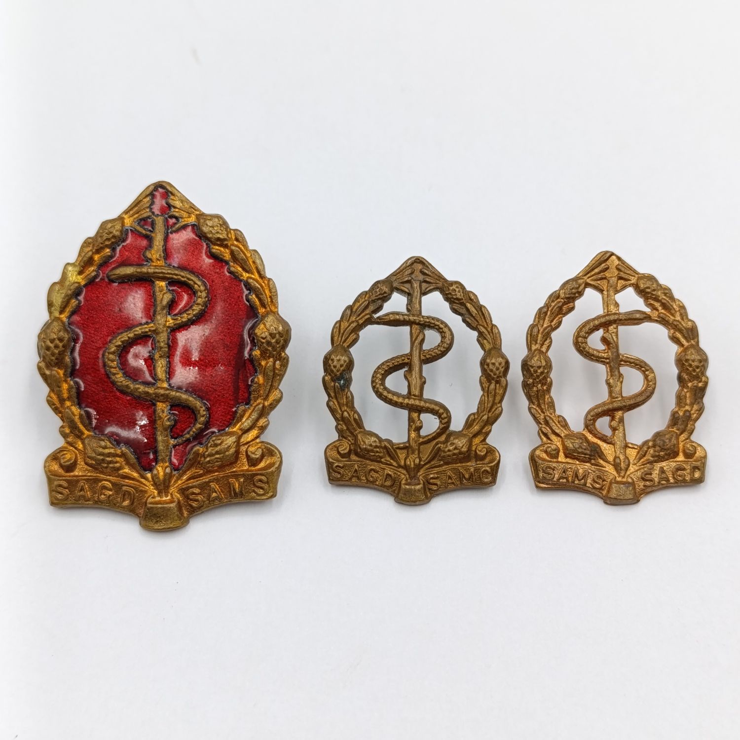 SA Medical Corps cap and collar badges set