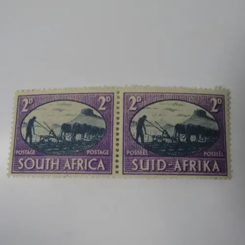 South Africa SACC 108 `Peace` pair of stamps - Afrikaans stamp with cable station error - black dot