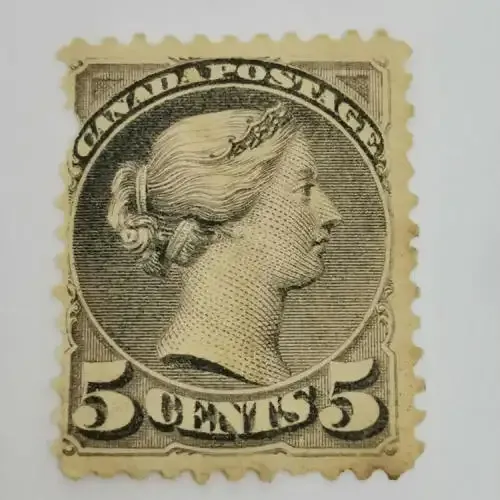 Dominion of Canada 5 cent - SG 106 - slight damage left side - mint - not hinged