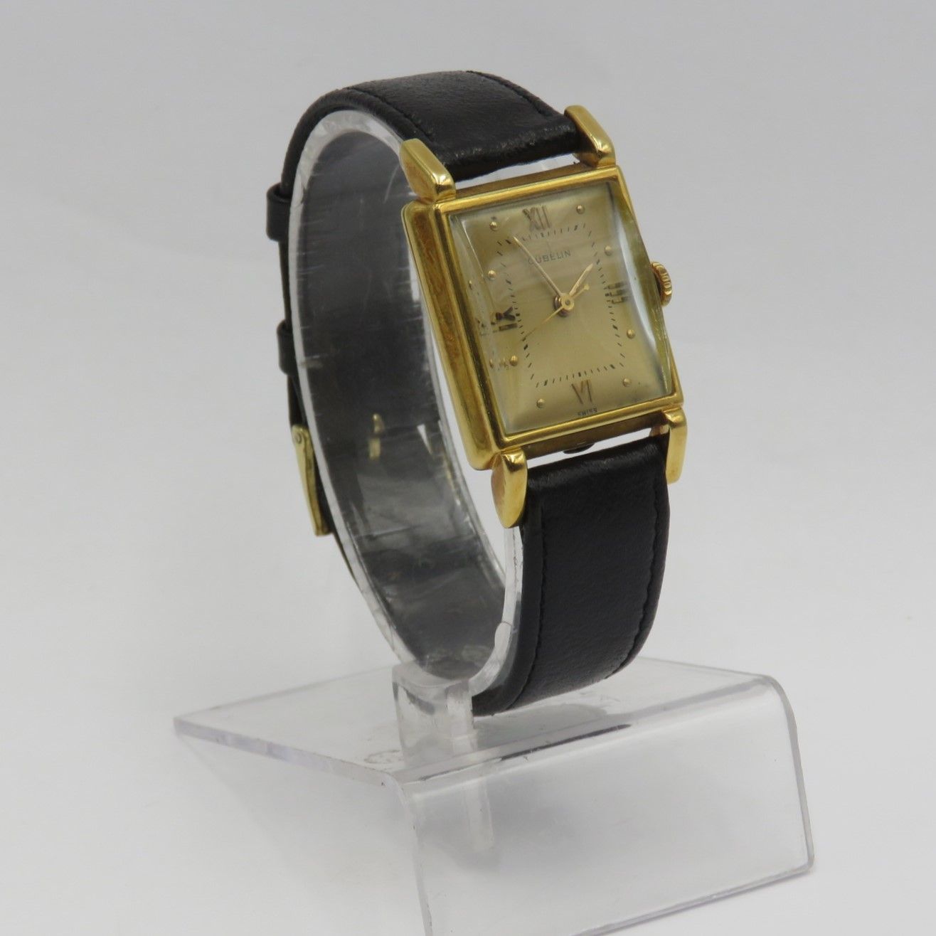 Vintage 18kt Gold Gubelin manual wind watch - working