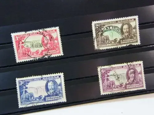 Southern Rhodesia - SACC 32 and 35 used stamps - George 5 silver jubilee