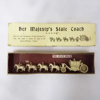 Her Majesty`s State Coach in original box - White metal