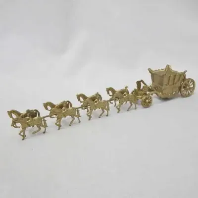 Her Majesty`s State Coach in original box - White metal