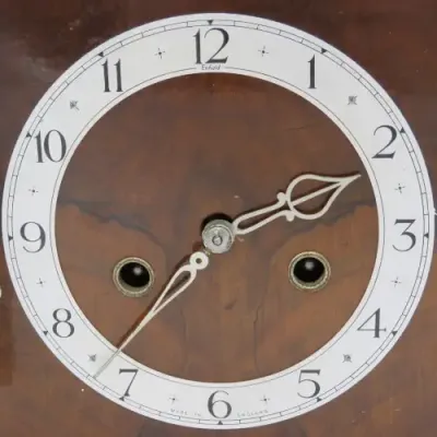 Vintage Enfield mantel clock - Running but hour hand is stuck - 20 cm High