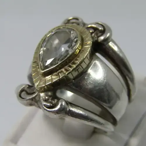 Beautiful Sterling Silver &amp; 9kt Gold ring with pear shaped clear stone - weighs 11,7g - size P