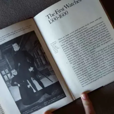 Early watches - a country life collector`s guide