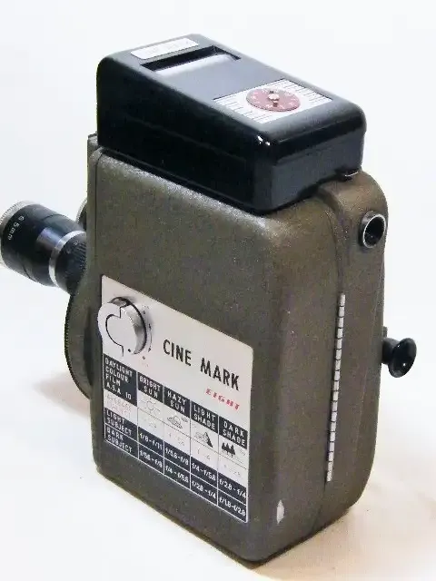 Cinemark 8 movie camera made in Japan