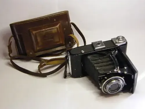 Zeiss Ikon Klio Ikonta 521/2 Camera with Novar Lens 1:4.5 - In Leather Pouch, as per photo