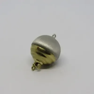 9kt Gold ball clasp - Weighs 1.7g