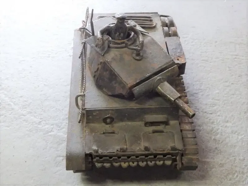 Handmade metal combat tank model with turning turret - Very unique item