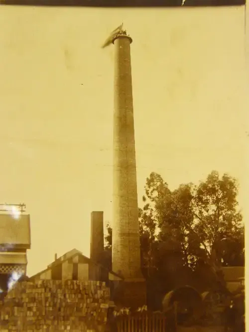 Original photo with Transvaal flag on the smoke stack of the Electric Lighting Co. - as per photo
