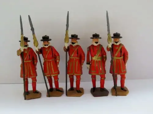 Set of 5 Britains Ltd. Beefeater lead soldiers