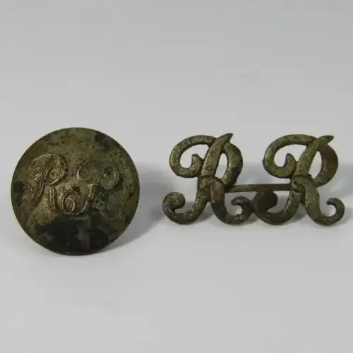 Rhodesian Railways uniform button and shoulder title - scarce