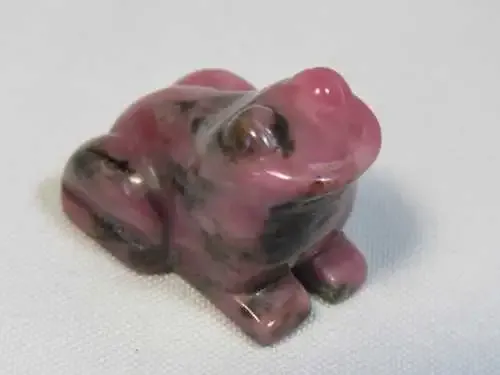 Vintage Rhodonite frog figurine - 3cm