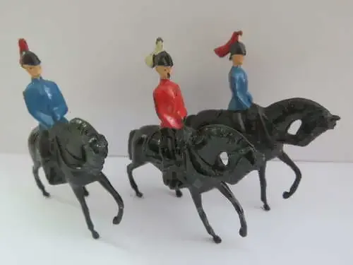 Lot of 3 vintage cavalry lead soldiers
