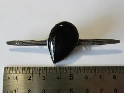 Sterling silver brooch with black stone insert - vintage