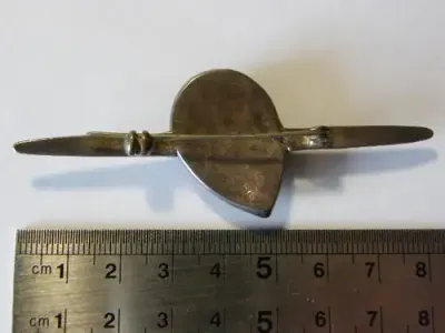 Sterling silver brooch with black stone insert - vintage