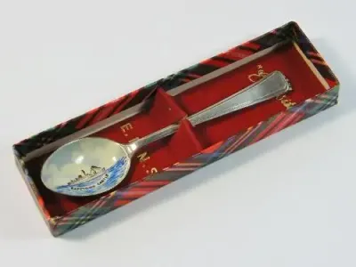 Union Castle Liner Cape Town castle souvenir spoon in box - no lid - as per photo