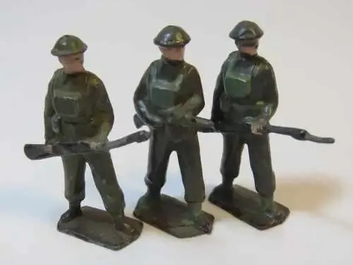 Lot of 3 British lead soldiers