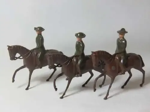 Lot of 3 WW2 British lead soldiers on horses