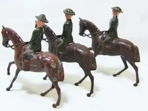 Lot of 3 WW2 British lead soldiers on horses