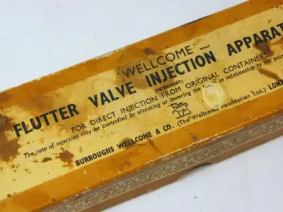 Wellcome Flutter valve injection apparatus in box - vintage - as per photo