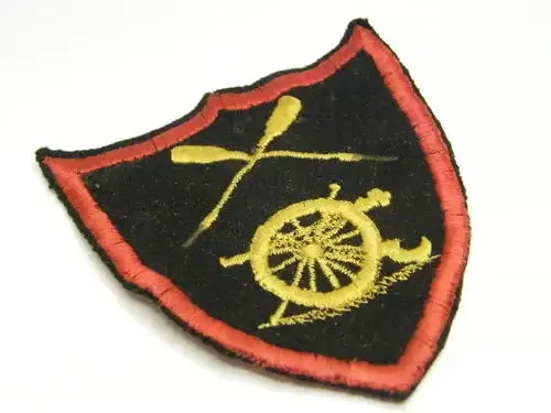 Unknown Field Artillery blazer badge