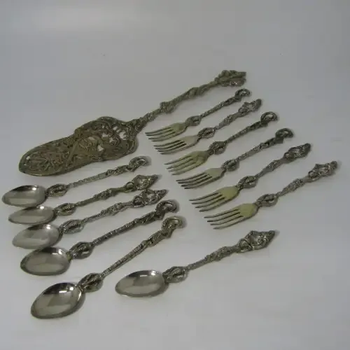 Vintage Silver Plated cake set in box