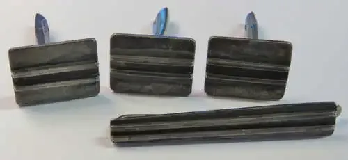 Set of 3 cufflinks and tie clip marked B2 - Looks like silver
