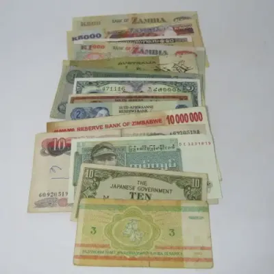Lot of 10 World banknotes - some uncirculated