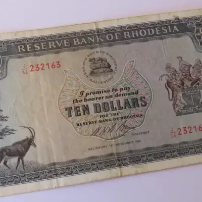 Reserve Bank of Rhodesia Ten Dollars 19 November 1975 - VF
