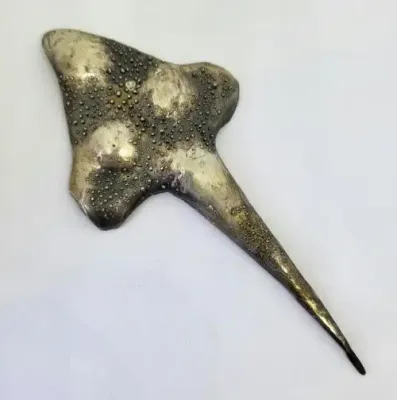 Handmade sterling silver stingray brooch - Weighs 32.3g
