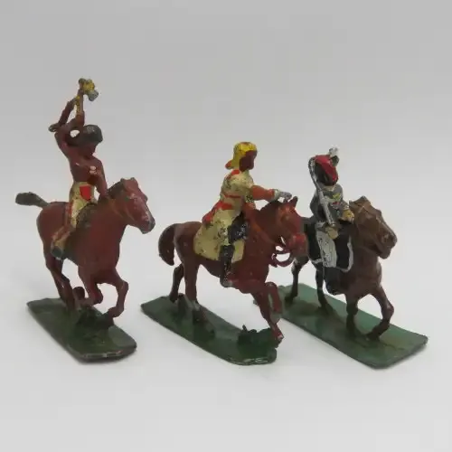 Lot of 7 vintage cavalry lead soldiers