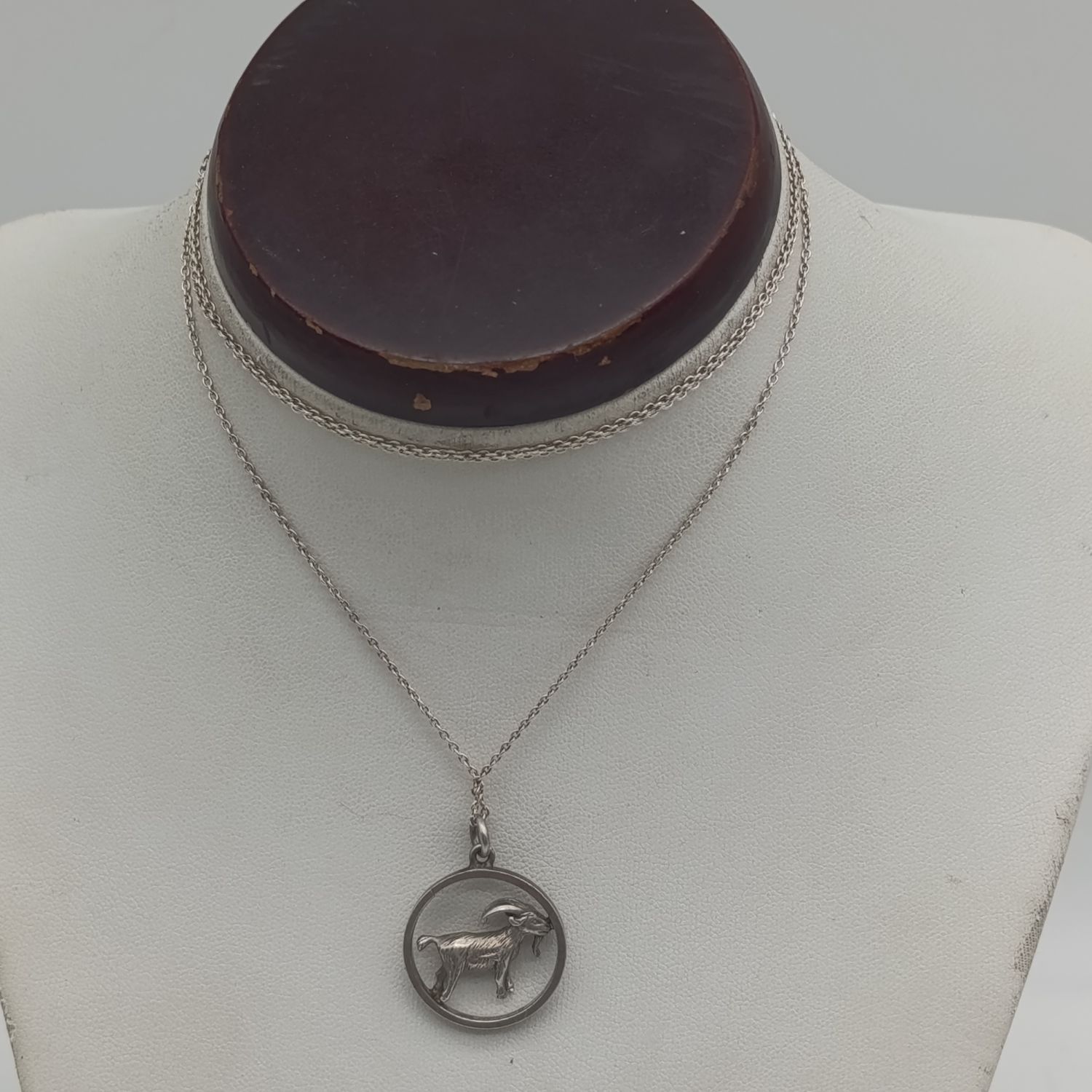 Sterling silver necklace with goat pendant - weighs 5.9g