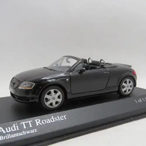 Minichamps Audi TT Roadster model car - Scale 1/43